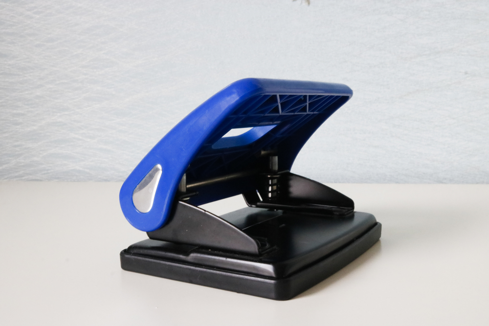 金属打孔机 办公室中的耐用效率伙伴